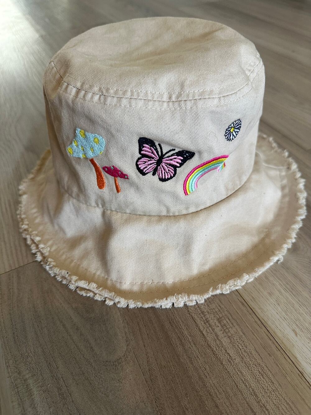 A-Lab Cottagecore Embroidered Bucket Hat Beige Canvas Fringe Frayed Trim Boho